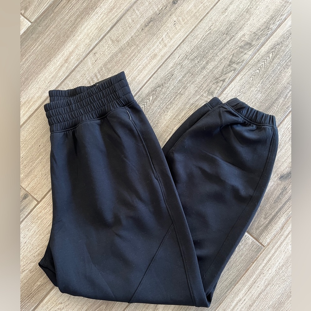 Abercrombie YPB NeoKnit Black Jogger size Large